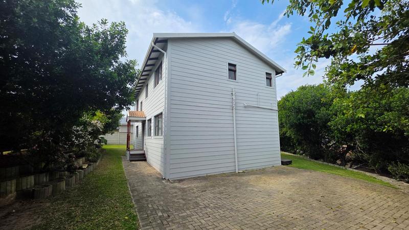 5 Bedroom Property for Sale in Glentana Western Cape